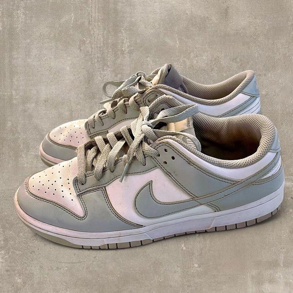 Nike Dunk Men's Size 8.5 Low Top Grey & White Trainers